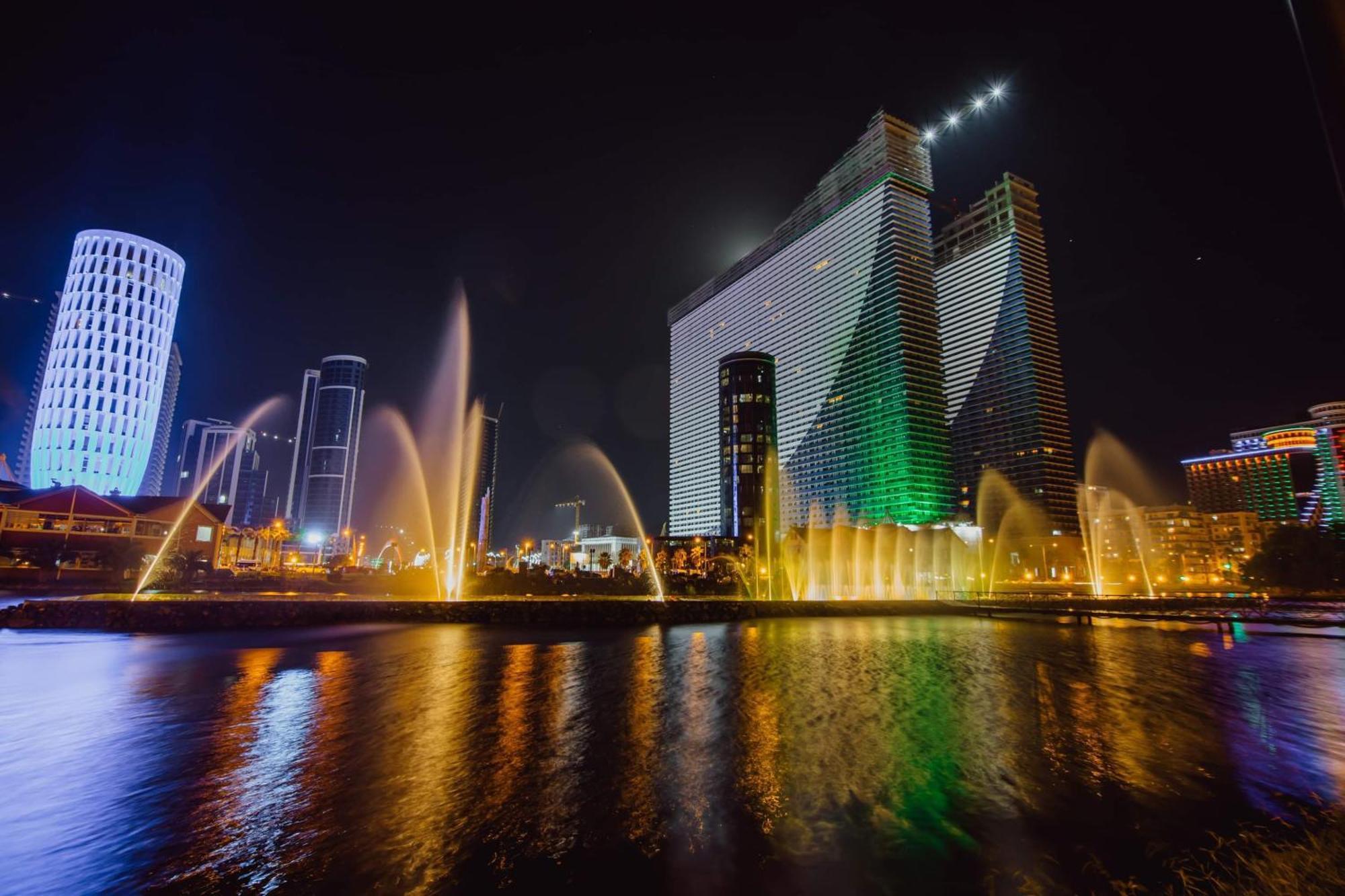 Orbi City Black Sea View Aparthotel Батуми Экстерьер фото
